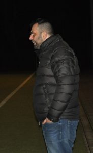 Elazığspor'un genç antrenörü Ayhan Türkan, ikinci yarıda kalelerine atılan peş peşe gollere saha kenarında oldukça sinirlendi