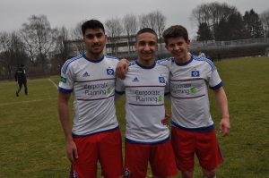 Soldan sağa Khled Mohssen, Türk futbolcumuz Mazlum Oruk ve Alman Genç Takımı Milli Futbolcusu Mats Köhlert
