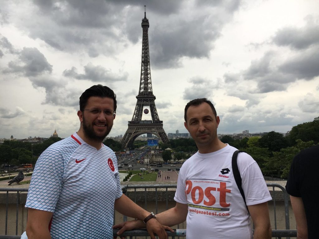 Post Gazetesi Paris’te