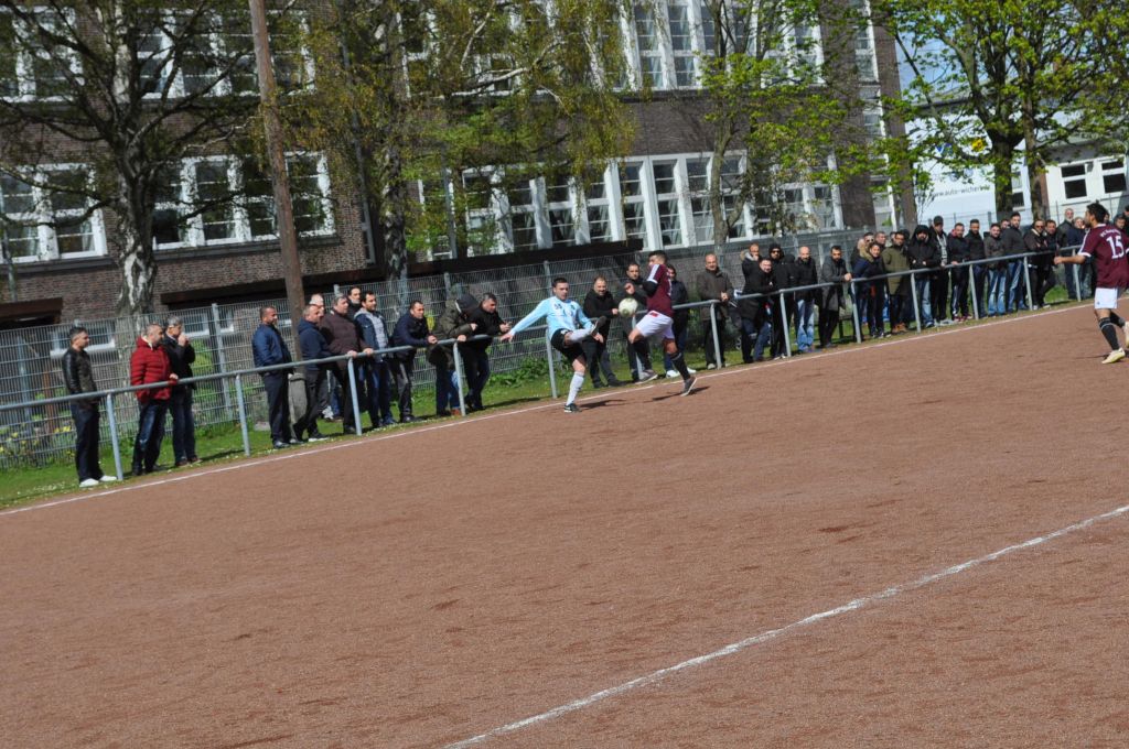 Dersimspor zirve takibinde