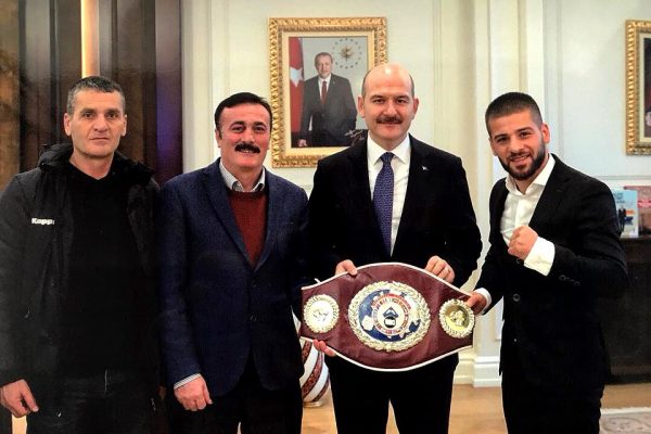 Süleyman Soylu’dan boks sporuna destek