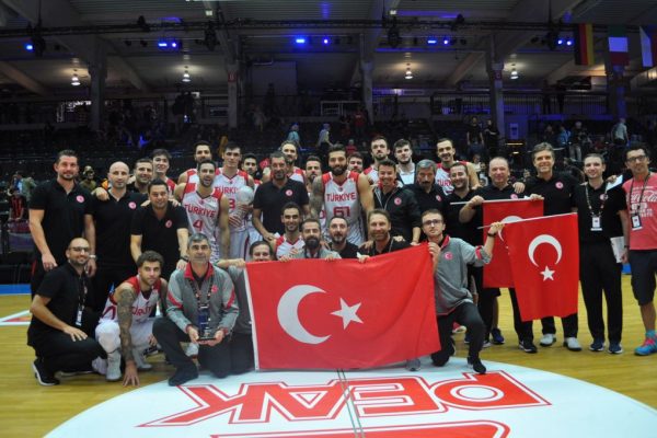 Hamburg’da Türkiye şampiyon!