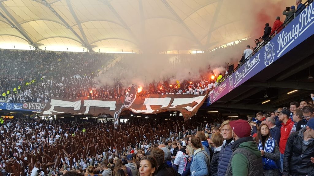 Hamburg bleibt braun-weiß