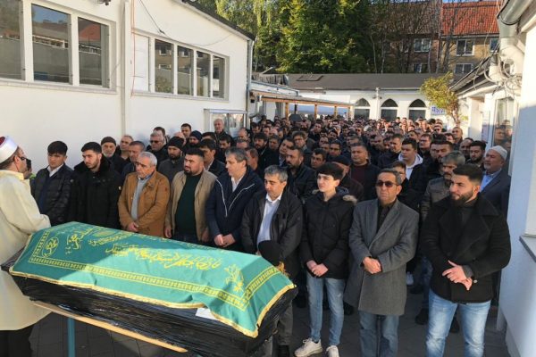 Bir ışık söndü