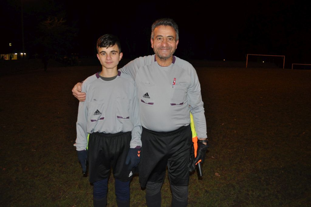 Baba oğul futbol hakemi