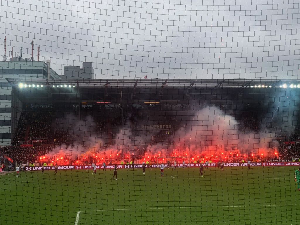 HSV deklassiert St. Pauli – Fans sorgen für Eklat