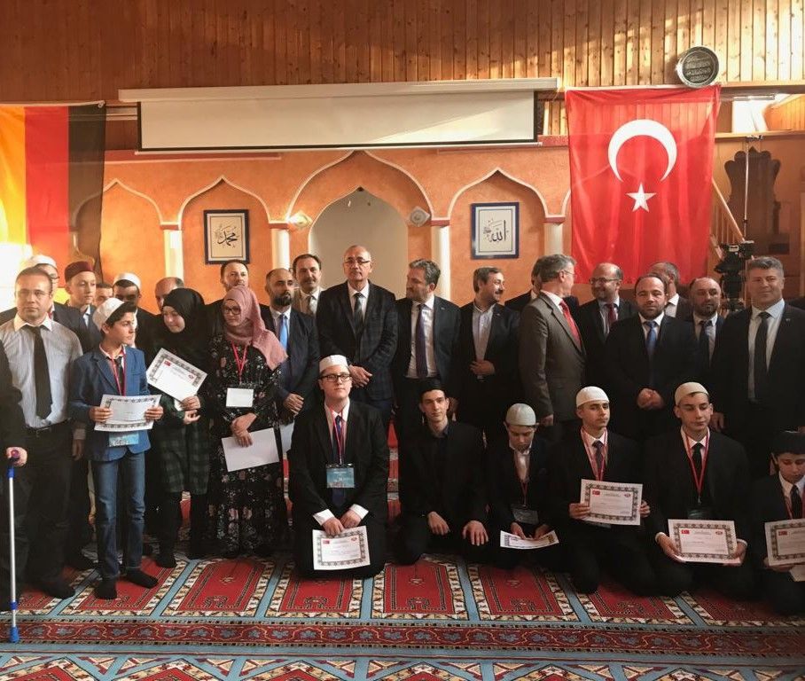Almanya Kuran-ı Kerimi güzel okuma birincisi Hamburg’dan
