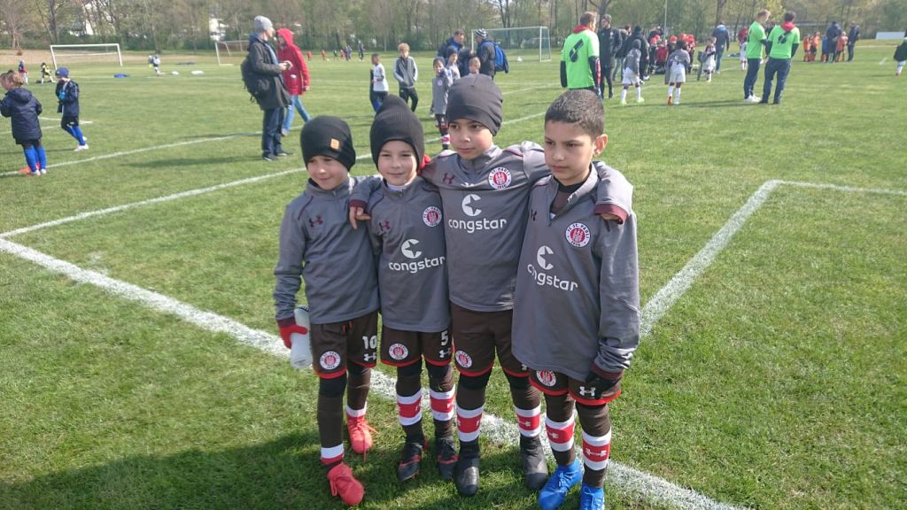 Minik Türk yıldızlar geçidi