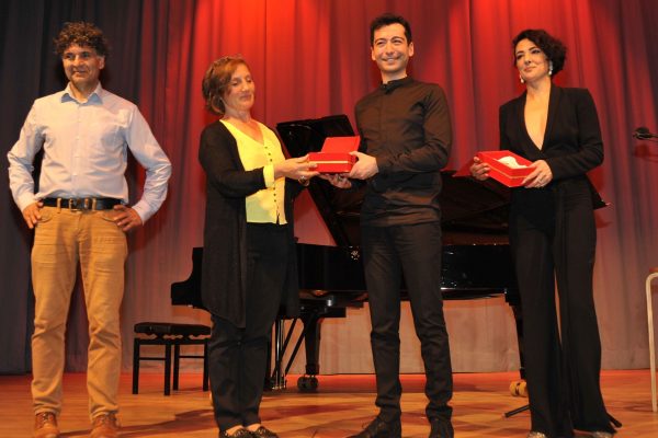 Meltem Cumbul ve Emre Yavuz’den edebiyat ve müziği ziyafeti