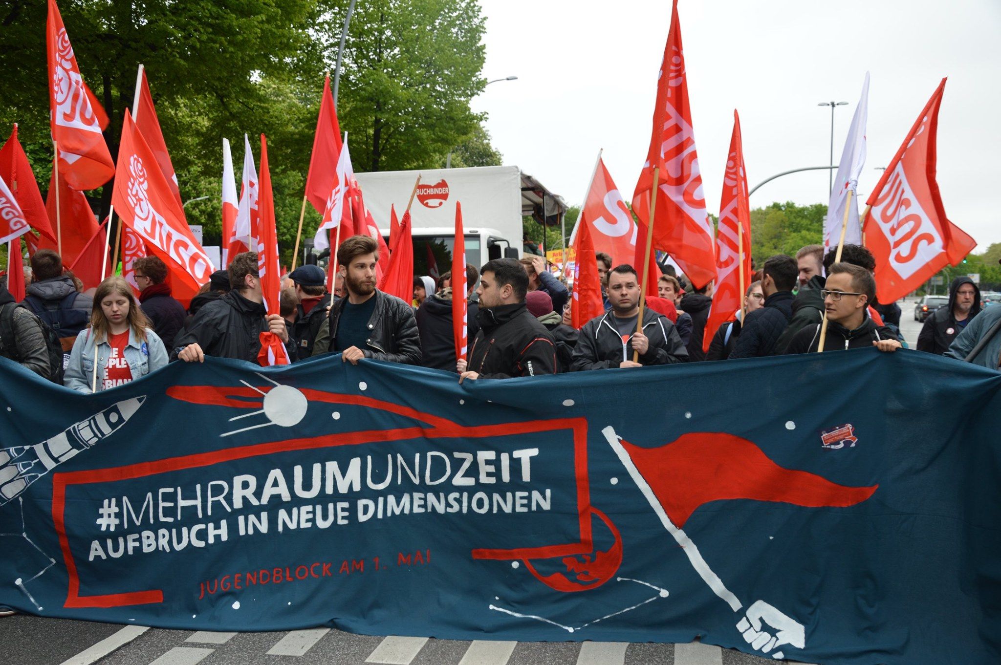 HAMBURG’DA BİR MAYIS ÇOŞKUSU