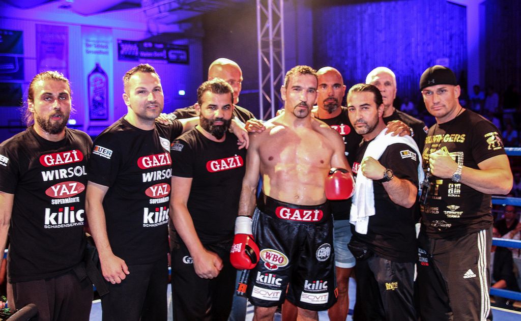 Erkan ve Fırat rakiplerini nakavt ettiler