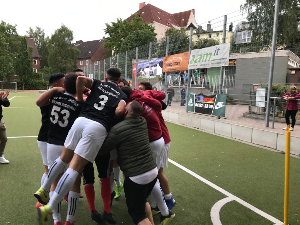 Şimşek tek yumruk