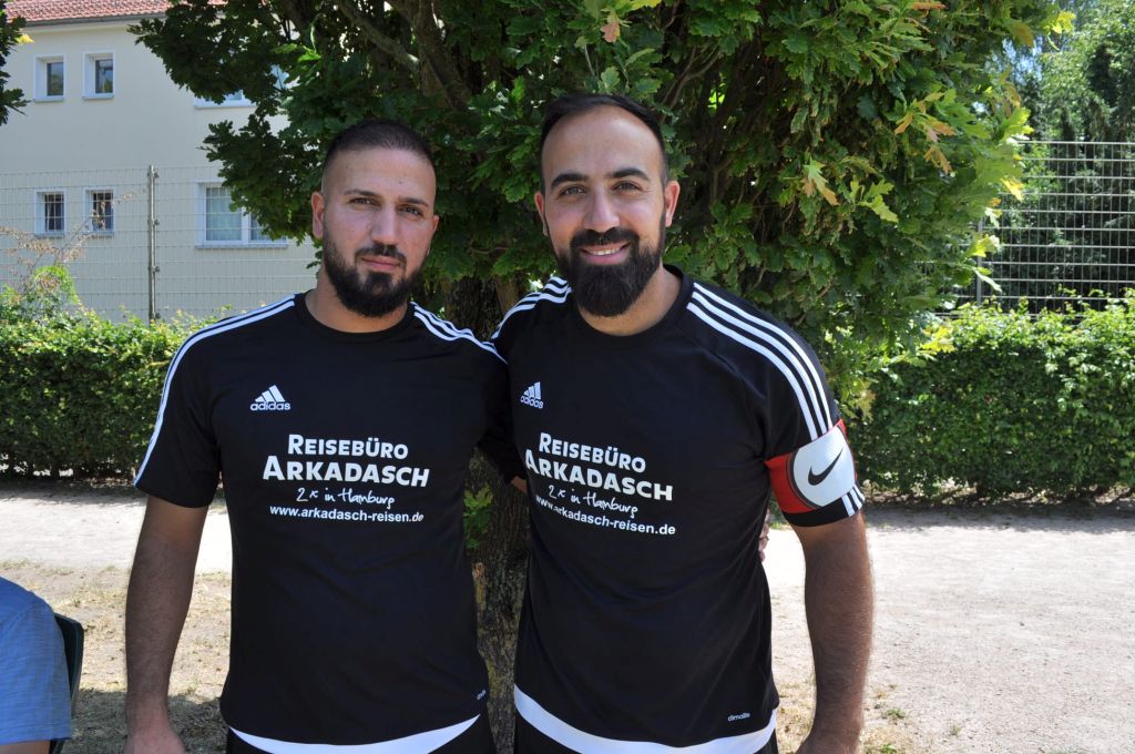 Bu futbolcu kardeşlere dikkat