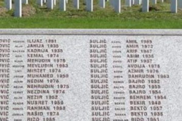 Srebrenica katliamının 24. Yılında gözyaşları dinmedi