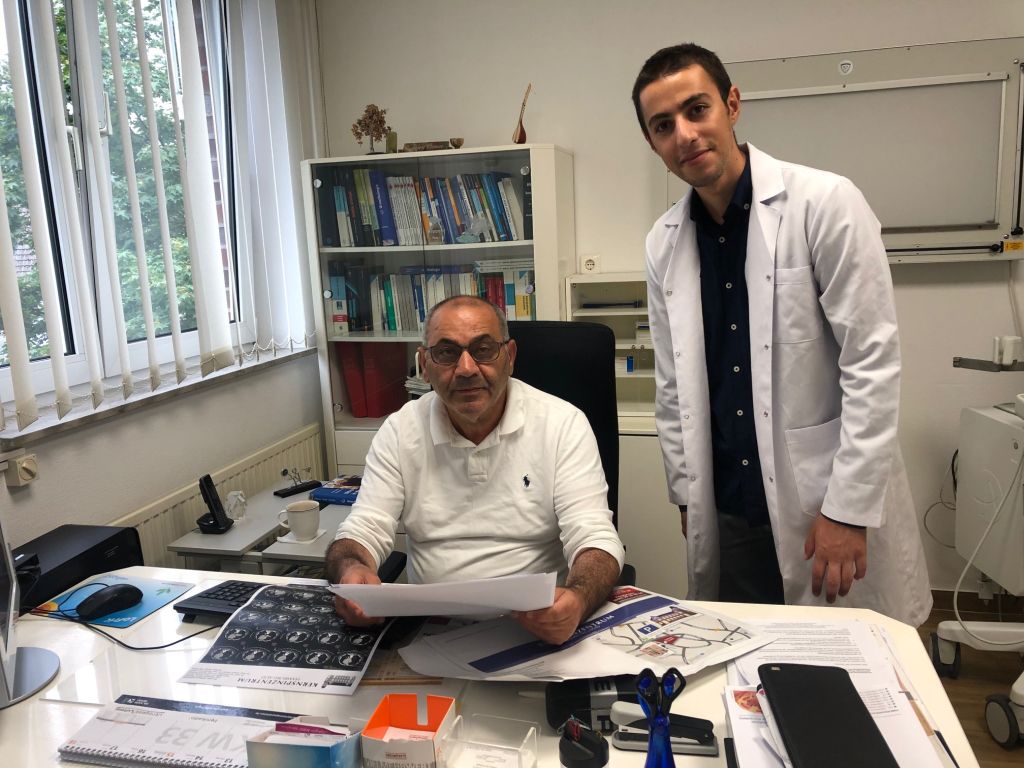 Ünlü doktora stajyer geldi