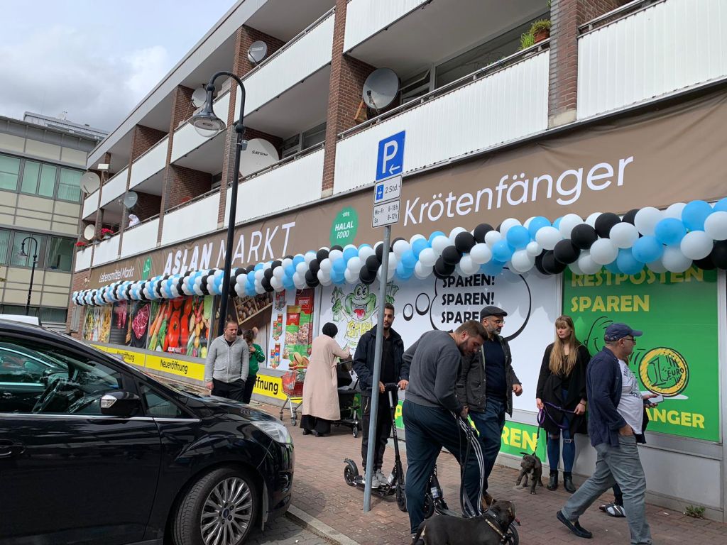Schwarzenbek’de Aslan Market açıldı.