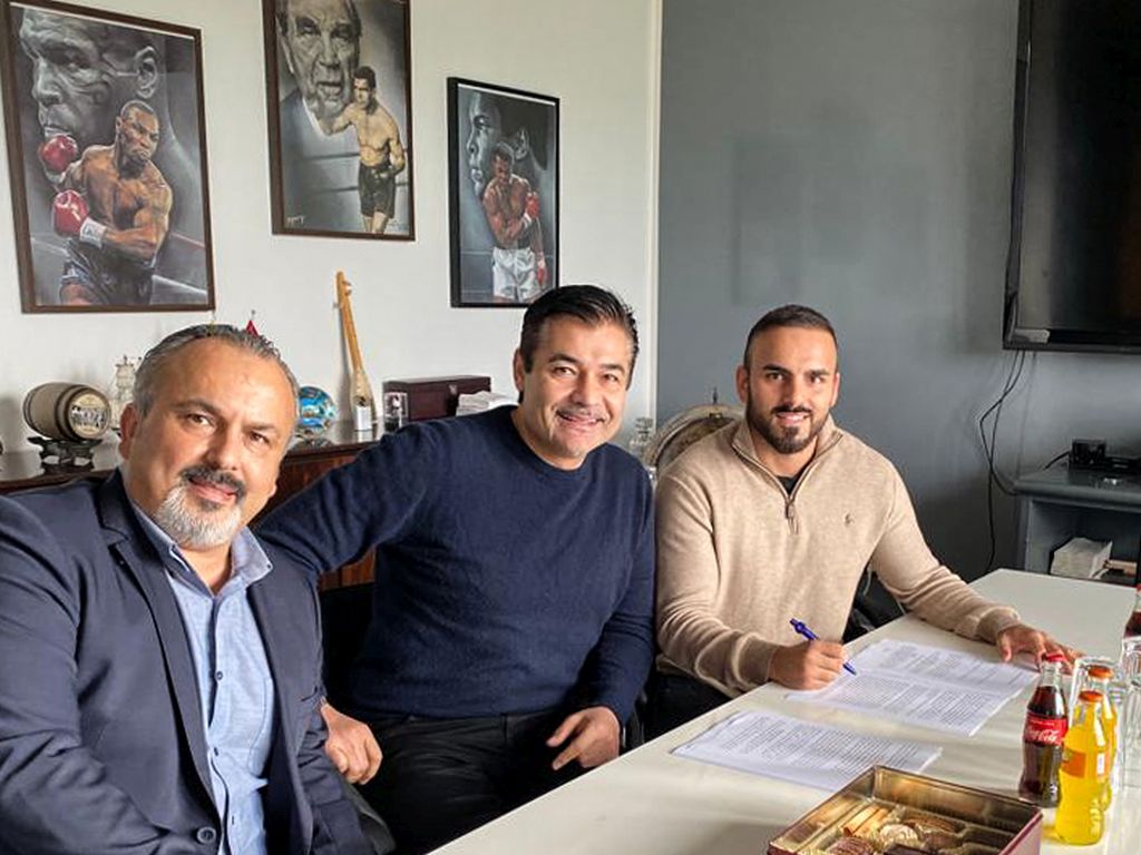 ALPAY YAMAN EC BOKSİNG İLE SÖZLEŞME İMZALADI