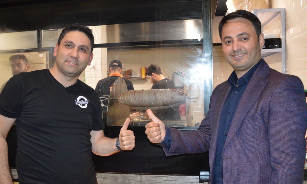 “KOKOREÇ” ARTIK  HAMBURG’DA KÖZ TARSUSİ’DE