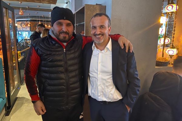 Abacı’ya ırkçılardan gözdağı