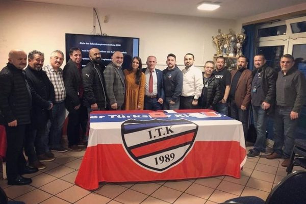 İnterTürkspor Kiel başkanına ”Aşık”