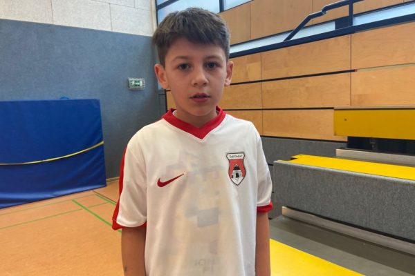 Minik Emir büyüledi