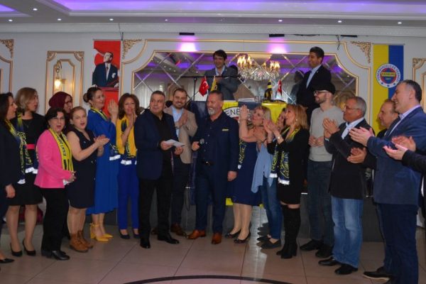 HAMBURG FENERBAHÇELİLER DERNEĞİNİN MUHTEŞEM KAHVALTISINDA “AHDE VEFA” ÖRNEĞİ!