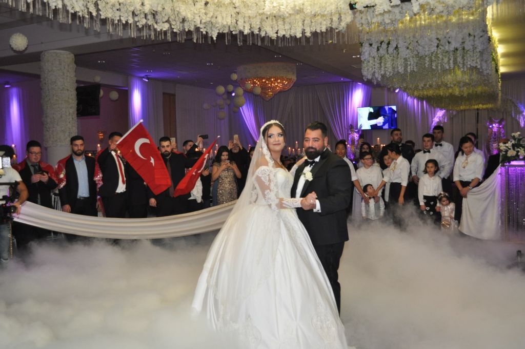 Düğünlere de yasak geldi!