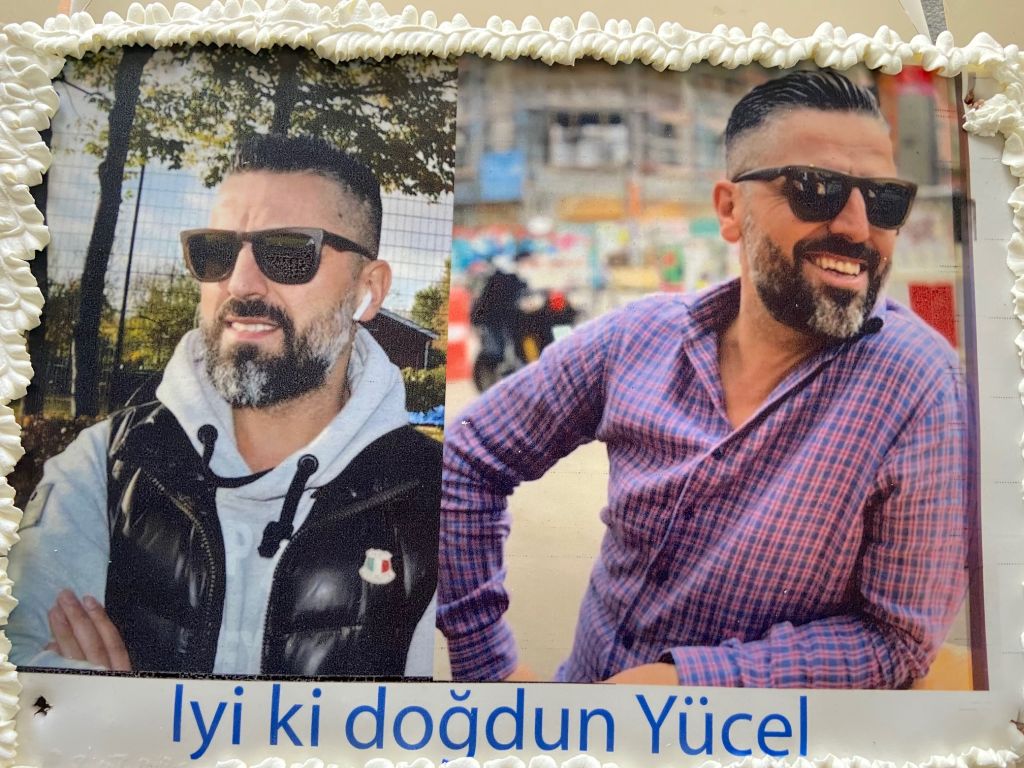 Yücel Al’a 44 plakalı yaş günü kutlaması