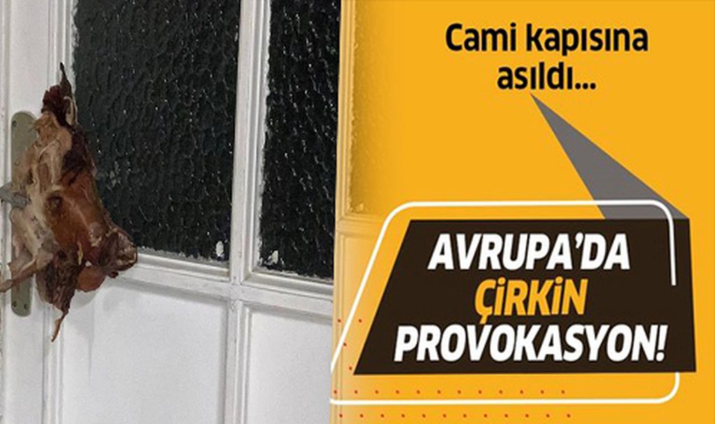 Cami kapısına asıldı!