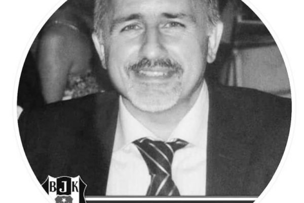 Dr. Uğur Ertuğrul Koronavirüs Nedeniyle Hayatını Kaybetti