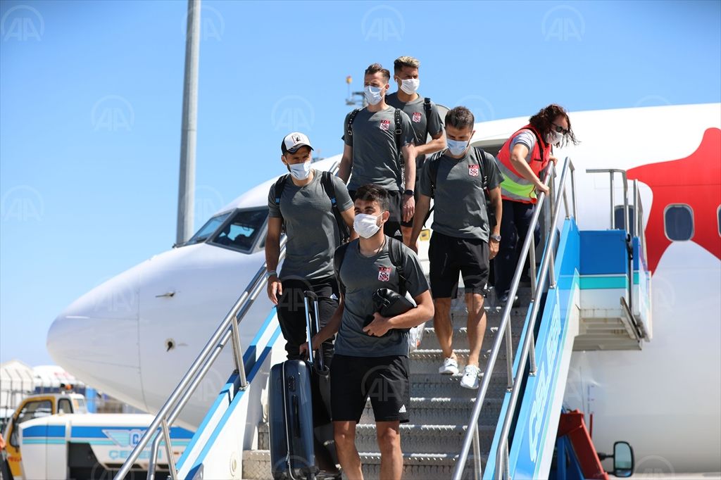 Sivasspor kafilesi İstanbul’a gitti