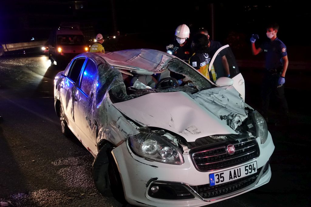 İzmir’de polis memuru trafik kazasında hayatını kaybetti