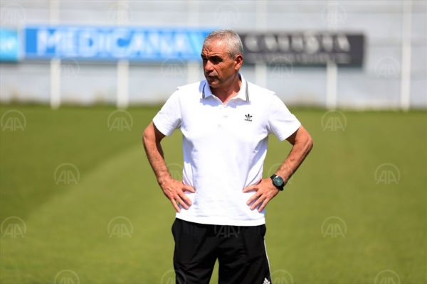 Sivasspor Teknik Direktörü Çalımbay: “Daha da iyi olabilirdik ama yine de mükemmel bir sezon geçirdik”