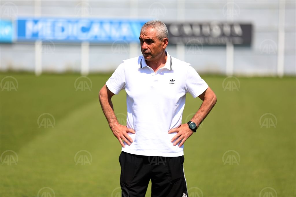 Sivasspor Teknik Direktörü Çalımbay: “Daha da iyi olabilirdik ama yine de mükemmel bir sezon geçirdik”