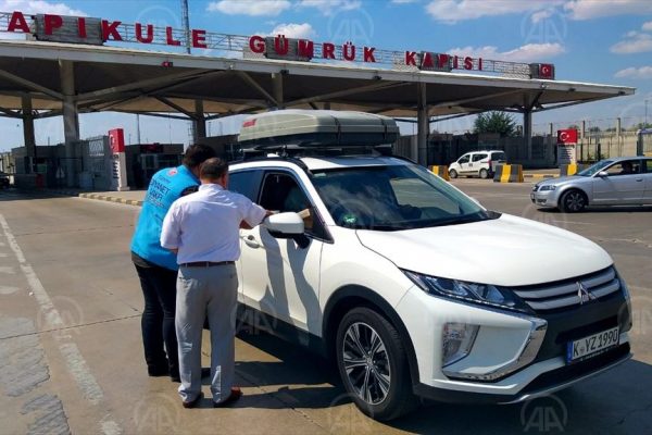 Kapıkule Sınır Kapısı’nda su ve lokum ikramı