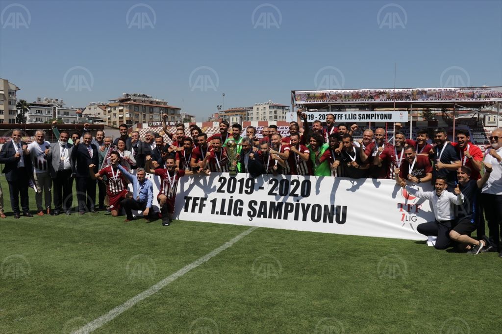 Şampiyon Hatayspor, kupasını aldı