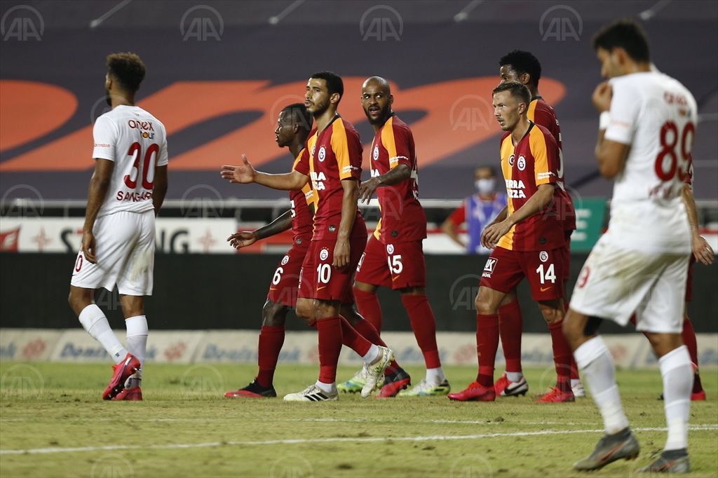 Galatasaray son maçında uzatmada yıkıldı!