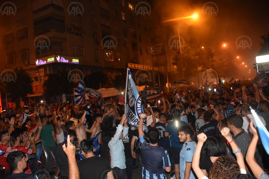 Adana Demirspor’un TFF 1. Lig play-off finaline yükselmesi kentte kutlanıyor