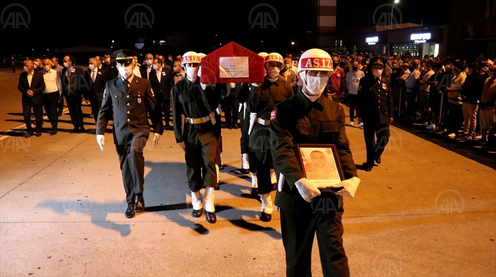 Mersin’de devrilen otobüste şehit olan er Caner Mayendağı’nın cenazesi Samsun’a getirildi