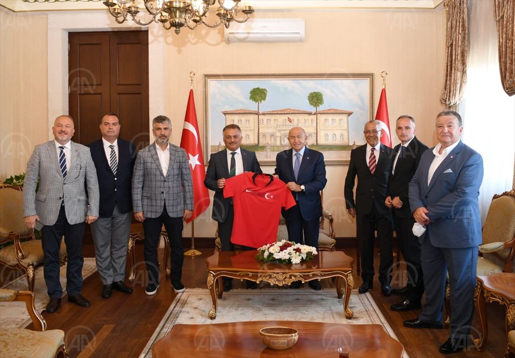TFF Başkanı Nihat Özdemir, Antalya’da ziyaretlerde bulundu