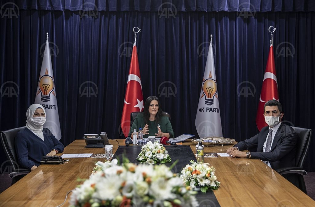 Siyasi partiler videokonferans aracılığıyla bayramlaştı