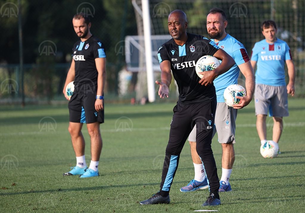 Trabzonspor yeni sezonda Eddie Newton ile devam etme kararı aldı