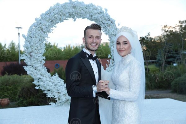 Trabzonsporlu futbolcu Abdulkadir Parmak evlendi