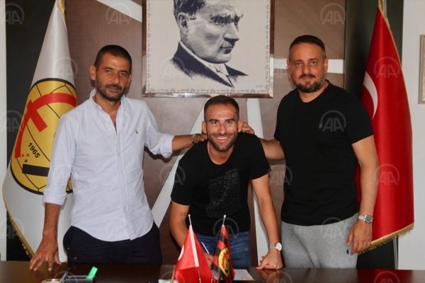 Eskişehirspor, Onur Bayramoğlu ve Hasan Ulaş Uygur’la sözleşme yeniledi