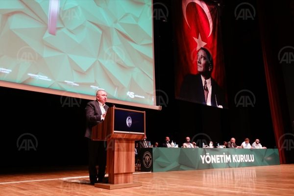 Konyaspor”da Hilmi Kulluk yeniden başkanlığa seçildi.