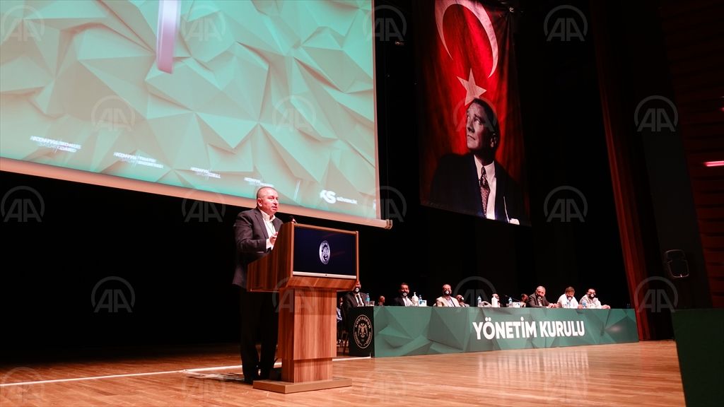 Konyaspor”da Hilmi Kulluk yeniden başkanlığa seçildi.