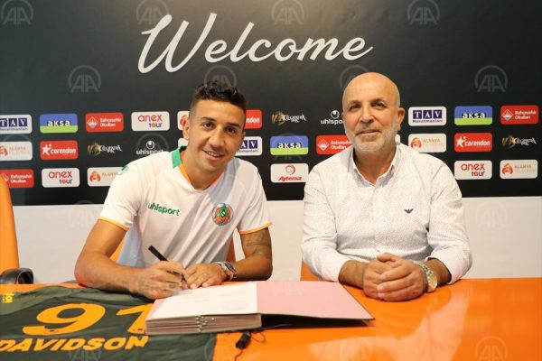 Aytemiz Alanyaspor, 3 futbolcuyla sözleşme imzaladı