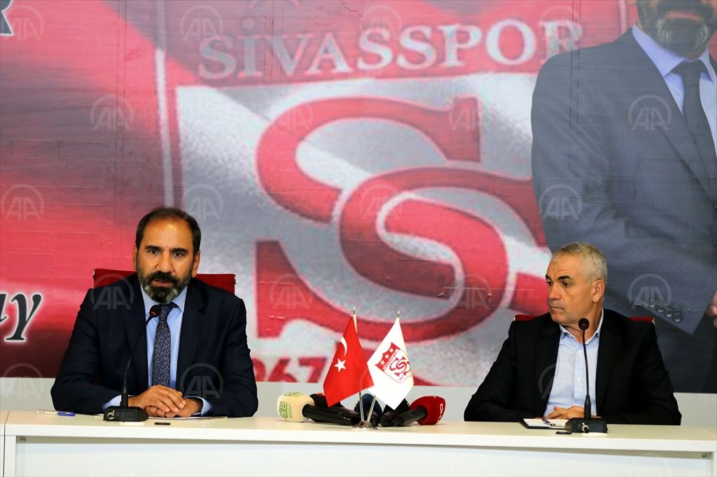 Sivasspor, Rıza Çalımbay’la sözleşme imzaladı