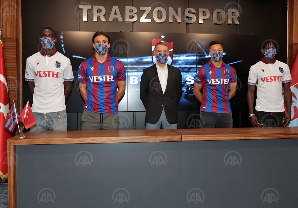 Trabzonspor’da toplu imza töreni