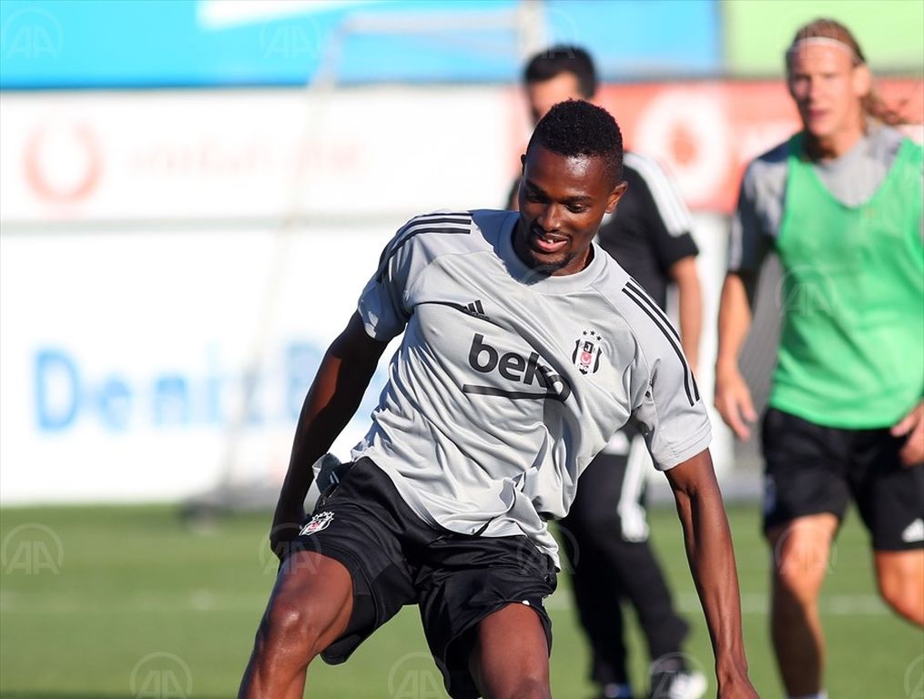 Mensah, Beşiktaş’la ilk antrenmanına çıktı